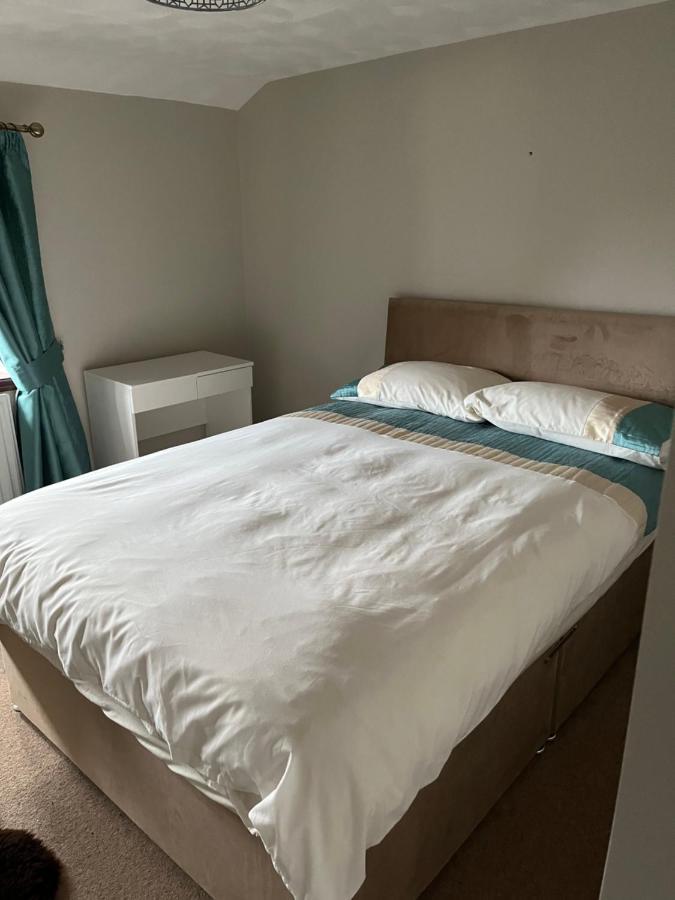 The Farm House Modern Spacious 2 Bedroom Home At Tong Road Leeds Perfect For Contractors Free Secure Parking 帕德西 外观 照片